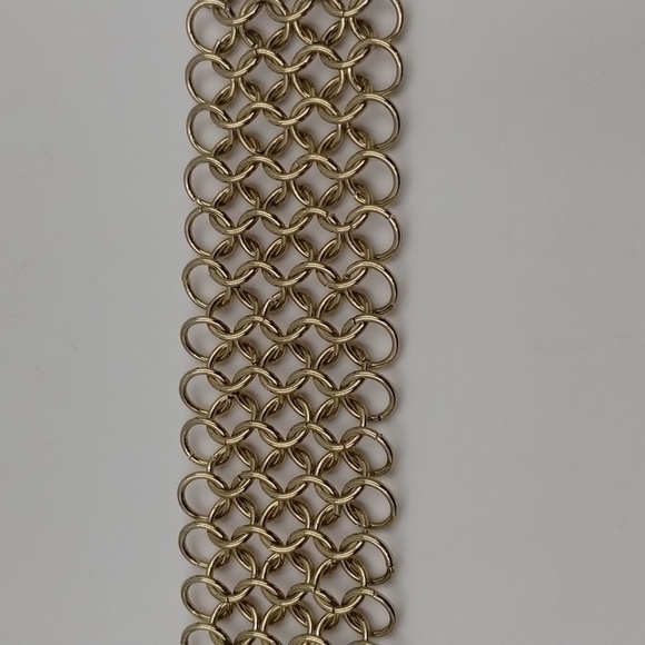 Gold tone round link bracelet cuff - Picture 7 of 9